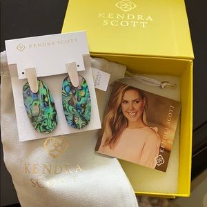 Beautiful Kendra Scott earrings